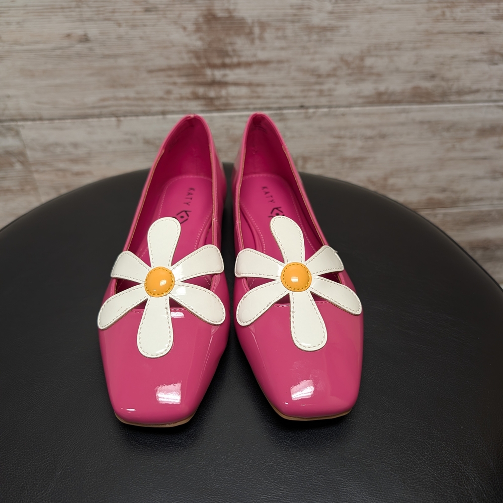 New! Katy Perry Collections Evie Pink Flats with Daisy - Picture 2 of 6